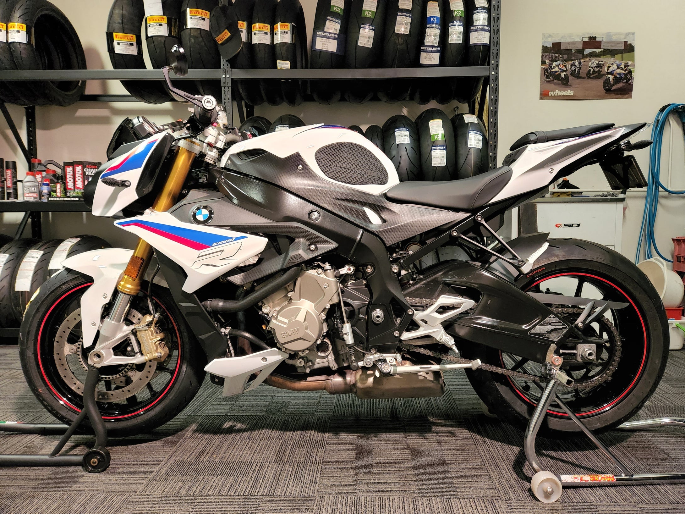 Motorcycle Tyre Fitting Service BURLEIGH HEADS